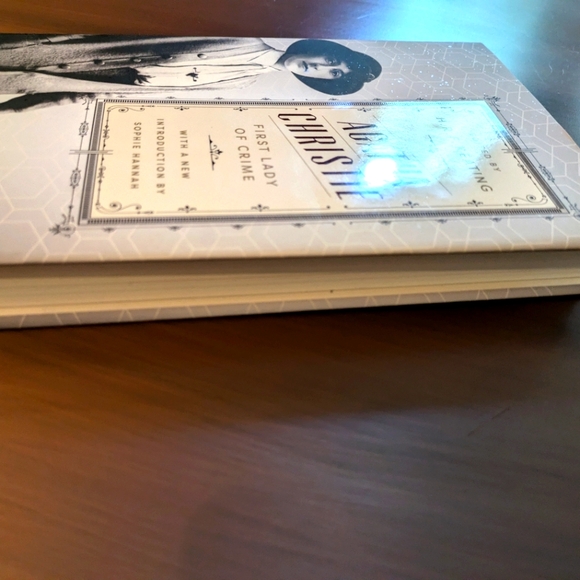 Hardcover Books - Agatha Christie - Picture 2 of 4